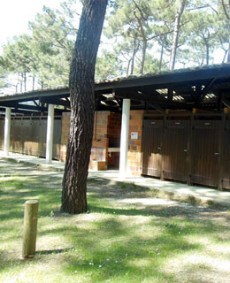 Sanitär mit warm Duschen