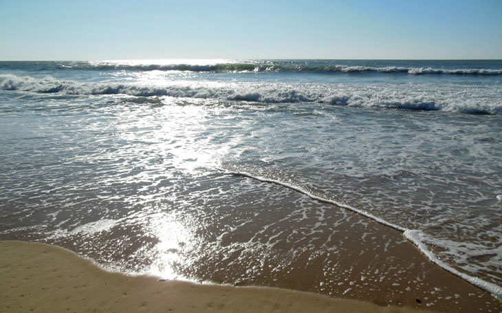 Grande plage de sable fin